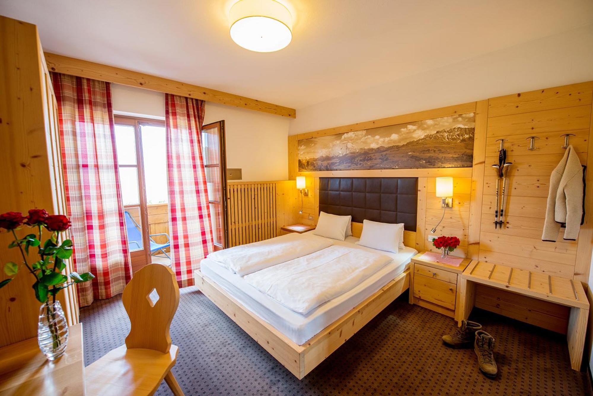 Hotel Garni Doris Castelrotto Oda fotoğraf